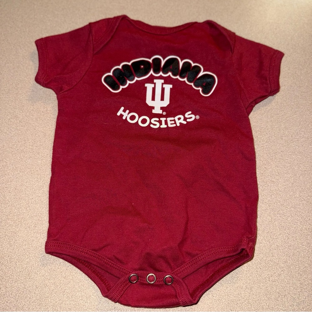NCAA IU Indiana Hoosiers 0-3 months short sleeve onesie red white black